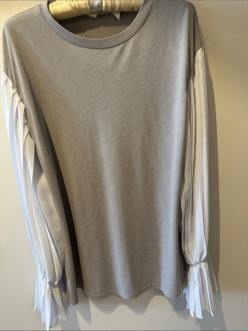 Light Gray Long-Sleeve Top with White Pleated Sleeve Panels